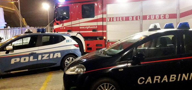 Coppia anziani salvata da incendio da agenti di polizia