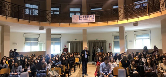 Giornata di sensibilizzazione su “alimentazione e tumore” del Leo Club Catanzaro