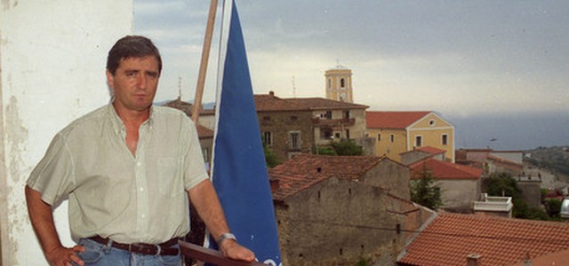 Sindaco ucciso, test Dna per 94 persone