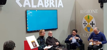 Il presidente del Consiglio regionale Irto al Salone del Libro
