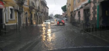 Maltempo a Catanzaro, pioggia intensa e allagamenti a Lido (FOTO)