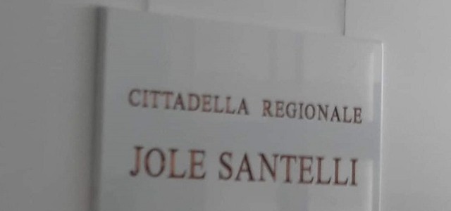 Fotonotizia: Scoperta la targa intitolata alla Santelli in Regione