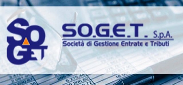 Tutti contro Soget. Anziani in coda sotto il sole senza nessun rispetto per la riservatezza