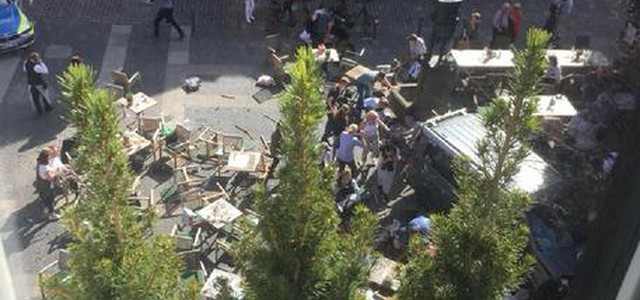 Furgone sulla folla a Münster, 3 morti e 30 feriti. Suicida l'attentatore