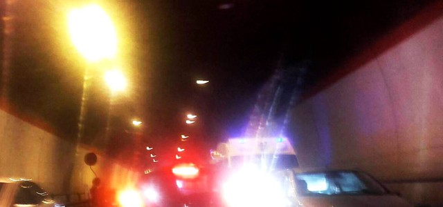Incidente in galleria a Catanzaro, ambulanza sul posto