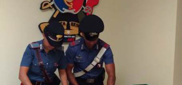 Avevano auto e materiale rubato, arresti