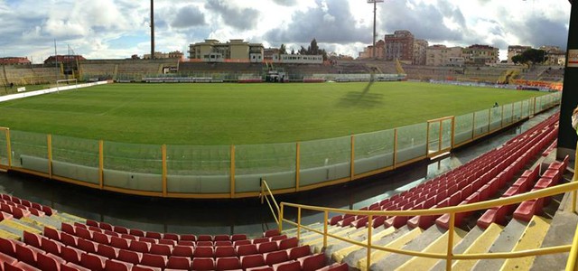 I tifosi del Catanzaro chiedono le carte relative all’appalto dei lavori sullo Stadio Ceravolo