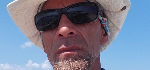 Barca contro porto a Catanzaro, amico di Deniz: Meridian Chaser donata da un canadese a Saint-Martin