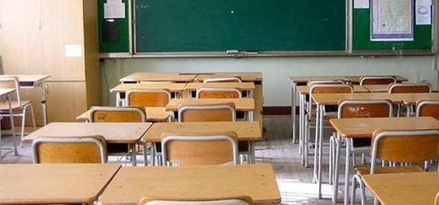 MONS. VINCENZO BERTOLONE: "SCUOLA RIMANDATA A SETTEMBRE"