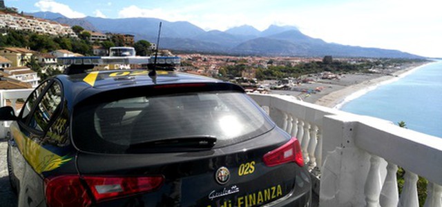 Scoperti da Gdf 24 lavoratori irregolari