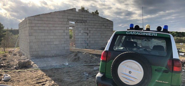Sequestrate costruzioni rurali abusive