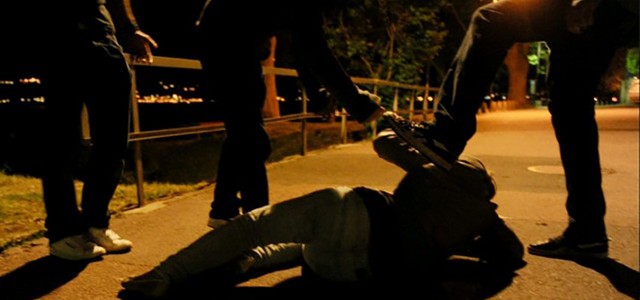Torturano disabile per semplice gioco, arrestati tre giovani
