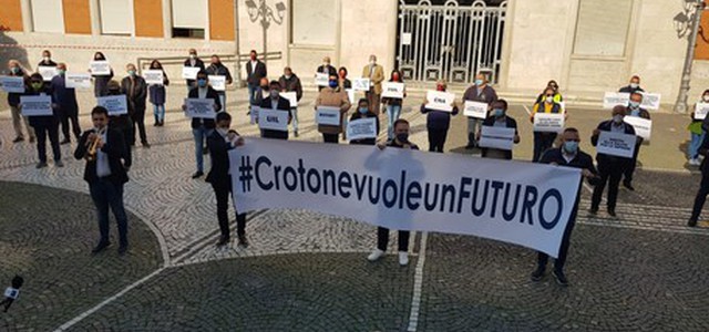 Covid: 34 sigle in piazza a Crotone, sottoscritto un Patto