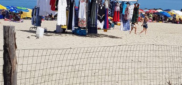 Occupano spiaggia per vendere, denunciati