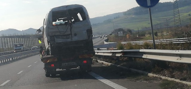 Tamponamento autocarro-minibus, 16 feriti sulla 280 nel Catanzarese