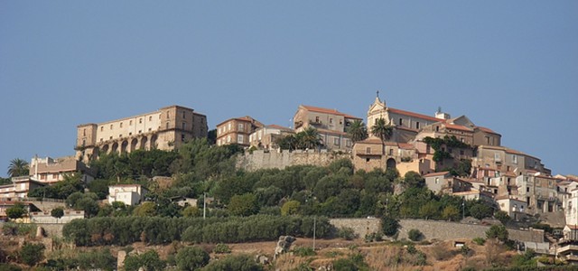 Spari contro l’abitazione del comandante della polizia municipale nel Vibonese