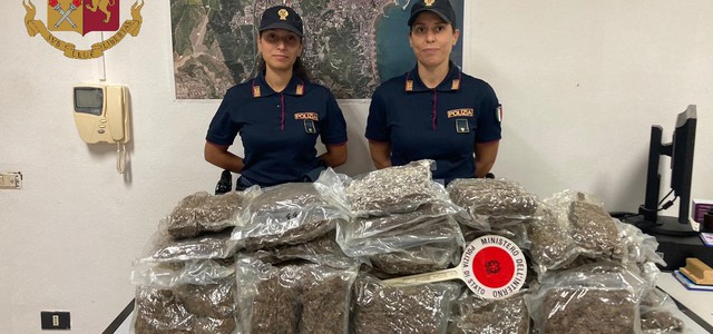 20 kg di marijuana sequestrati a Crotone