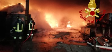 Due grossi incendi in atto nella provincia di Catanzaro (FOTO e VIDEO)