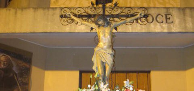 Oggi la processione con il simulacro della Santa Croce