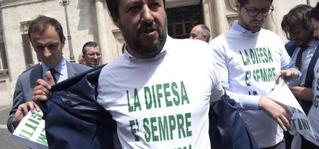Legittima difesa, Ermini: "Togliamo la parola 'notte'". Grasso: 'Meno male che c'è il Senato'