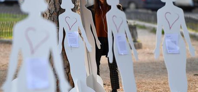 Violenza sulle donne: 84 vittime in 9 mesi. 'E' crimine contro umanità'