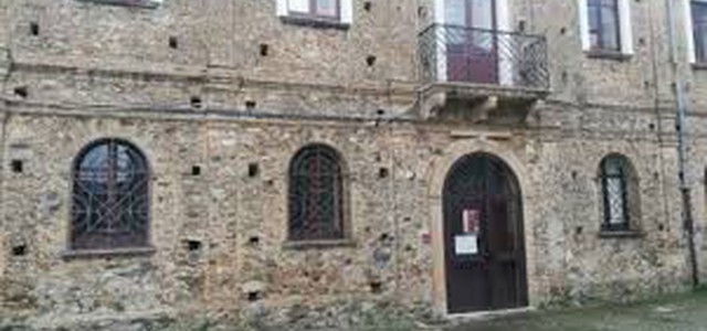 Stabilizzati i nove lavoratori ex LSU e LPU in servizio al Comune di Maida.