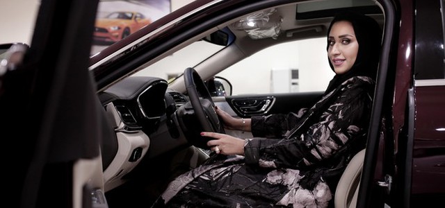 Le donne al volante, svolta storica in Arabia Saudita