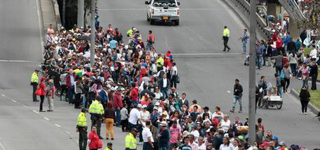 Il papa in Colombia, subito saluto a vittime guerra