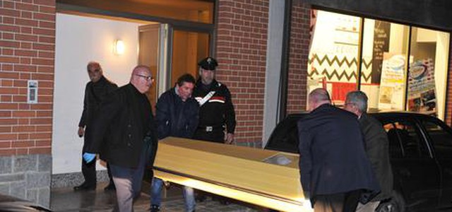 Fiaccolata per donna calabrese uccisa a Pinerolo