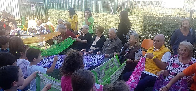 Festa dei nonni: i bambini della scuola “Mary Poppins” incontrano gli ospiti della “Ra.Gi.”
