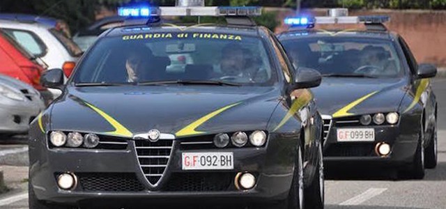 Camerieri senza contratto in un ristorante di Vibo, sanzionato il titolare