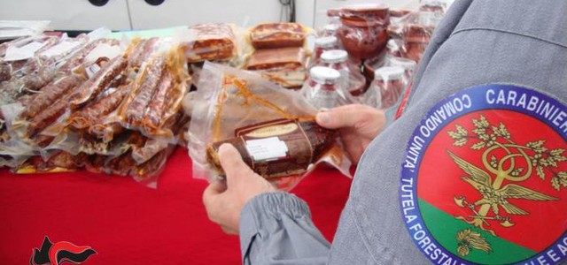Sequestrati 1500 euro di generi alimentari al mercato comunale di Serra San Bruno