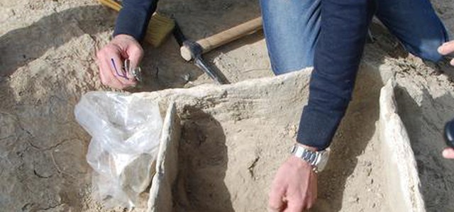 Scoperta antica sepoltura a Crotone