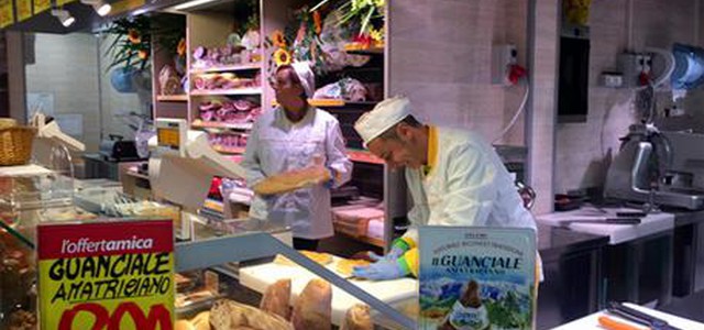 Istat: crescono i consumi ma restano sotto il livello del 2011. In aumento le disuguaglianze