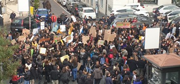 FOTONOTIZIA - Catanzaro, manifestazione studenti per clima e ambiente