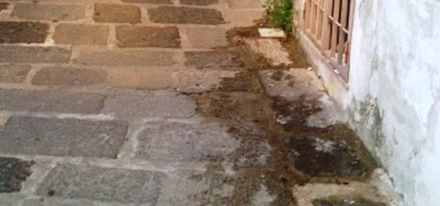 Perdita idrica in via E. Scalfaro