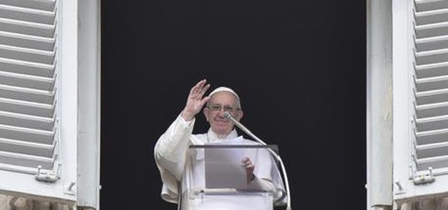 Papa, ogni vita sacra, nessuno sia solo