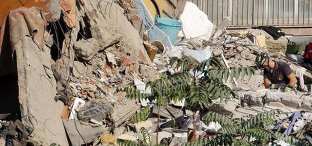 Crollo a Torre Annunziata: B&B occulto, l'ombra del clan