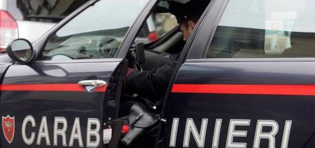 Dichiarano il falso per avere buoni alimentari, 86 denunciati