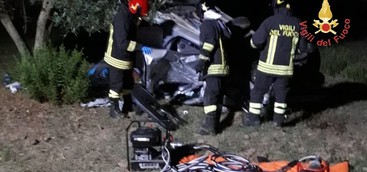Auto esce fuori strada e finisce in un uliveto, un morto nel Catanzarese (VIDEO)