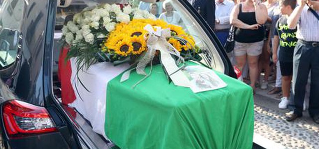 Barcellona: l'addio a Luca, 'piccolo-grande principe'