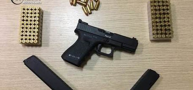 Nascondeva pistola e munizioni, arresto