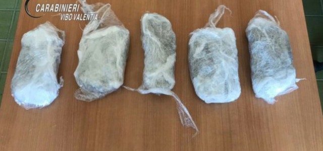 Arrestato pregiudicato, aveva marijuana