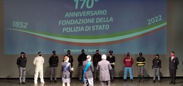 Catanzaro: al Teatro Politeama la cerimonia per i 170 anni della Polizia di Stato  - (GALLERY)