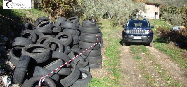 Sequestrata area con circa 200 pneumatici, una denuncia