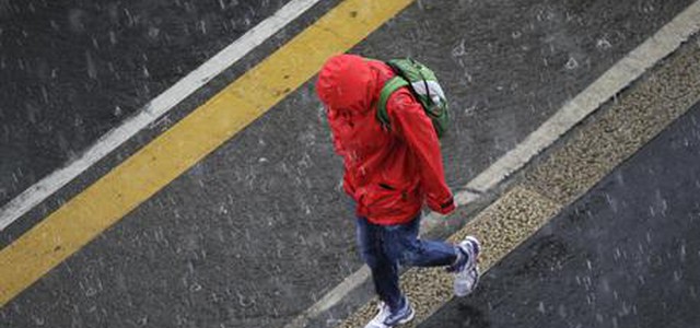 Caldo, temperature in calo. Temporale a Milano, piogge in Alto Adige