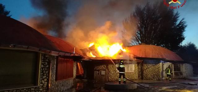 Incendiò diversi negozi a Villaggio Palumbo, muore in ospedale per le ustioni