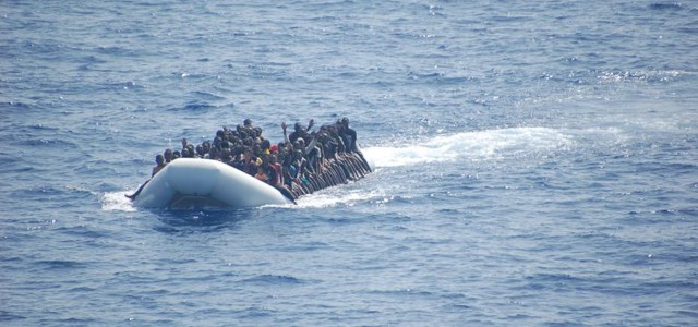 39 migranti sbarcano a Crotone