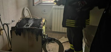 Incendio in un appartamento a Crotone (FOTO)