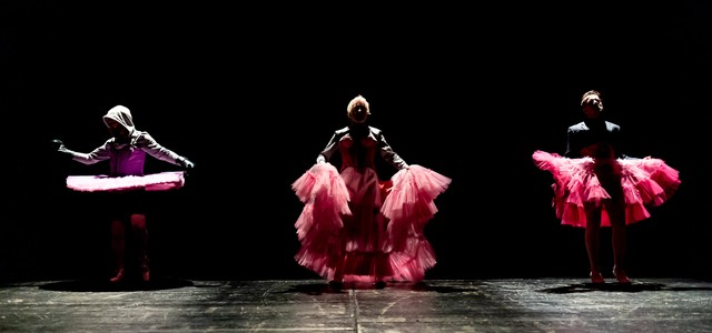 Residenza MigraMenti, sabato 18 febbraio al Teatro Comunale di Badolato l’atteso debutto regionale di Fuck Me(n) diretto da Liv Ferracchiati